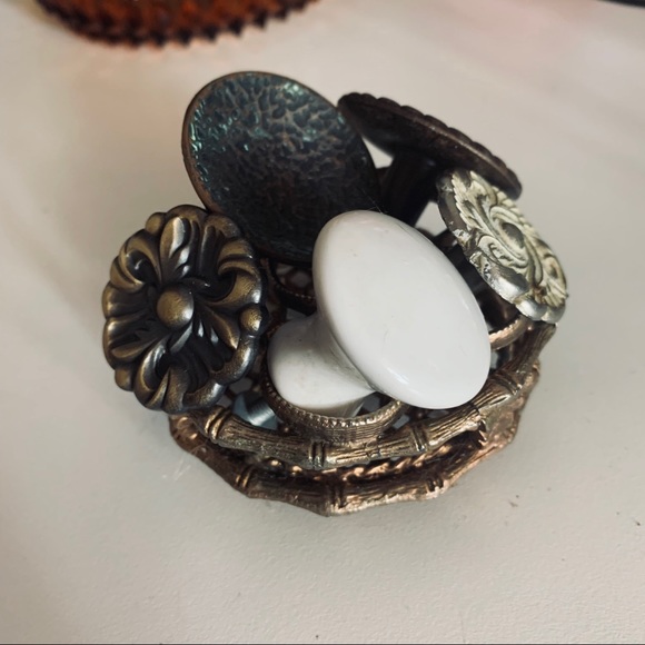 Bundle of vintage hardware drawer knobs - Picture 6 of 8